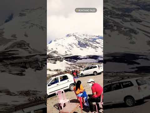 #manali #mountains #roadtrip #rohtangpass #maggi #snowfall #newyear #livefree #livetodrive #shorts