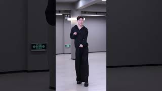 颠奶纯享版😂#颠奶 #越南鼓卡点舞 #一学就会系列 #慢摇 #禁欲系