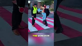 Traffic Cop’s Sweet Gestures for Couples Melt Hearts on the Street #kindness