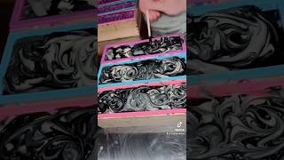 Making #crystalsoap 🖤 #obsidian #soapmaking #cpsoap #coldprocesssoap #soapmaker #crystals #soaping