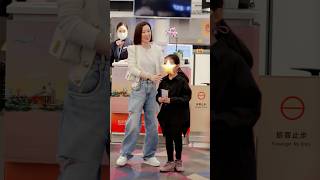 佘詩曼機場和路人小女孩的互動太太太可愛了🥰 #佘詩曼 #佘诗曼 #charmaine #charmainesheh #機場