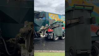 GREEN waste everywhere! 🥗🌲 #greenwaste #organic #bintruck #ballina #sideloader
