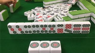 四位高手打麻将，一个更比一个猴精，终究还是小姐姐技高一筹