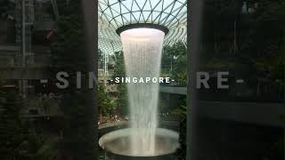 Cascade HSBC Rain Vortex at the Singapore airport in Jewel Changi #singapore #cascade #airport #hsbc