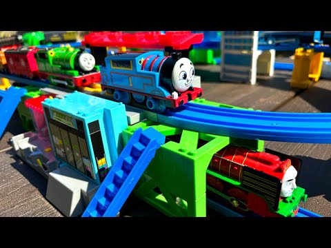 Thomas the Tank Engine (Plarail) ☆ 2-tier station and Big Thomas