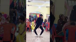 Hasi rate hain ￼🙈🫶🏻 #dancevideo #dance #roadskating #dancesong #song #skatingchannel #partymusic