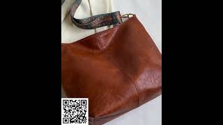 🎉 Retro Fashion Crossbody Bag with a wide geometric strap & roomy design!