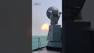中国海军驱逐舰末端防空，发现即消灭，火力强悍！驱逐舰副炮对空中来袭目标实施火力覆盖。#short #shorts #military #tiktok #videos #military
