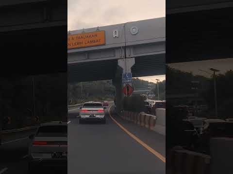 #indonesia #automobile #tolindonesia #mitsubishiexpander #expander #sadstory