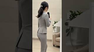 她的优雅，从不靠设计感撑起，而是靠细节撑起🧵#Shorts #细节穿搭 #女性优雅力 #穿搭克制感 #OOTD #内敛之美
