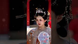 A cute girl in Hanfu visits Beijing’s Beihai Park.May all great things come to u on this longest day