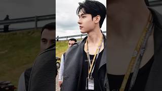 Gong Jun caught on fan cam attending the MotoGP event in London #gongjun #motogp #龚俊simon #龚俊