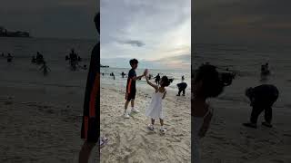 You want to win? You run alone😂😂😂 #funny  #beachgame #funnyvideo