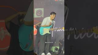ANUV JAIN CUTE INTERACTION WITH FAN 🫶🏻ll @anuvjain LIVE CONCERT ll #anuvsworld #anuvjainhusn
