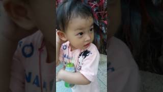 鄭伊庭 2歲.唱洋娃娃