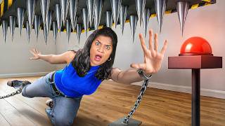 Trapped in a Shrinking Room with Spikes! 🔴