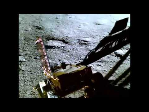 pragyan rover rolling on moon