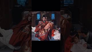 He saved her from her family. #theglory #chenduling #chinesedrama #xinyunlai