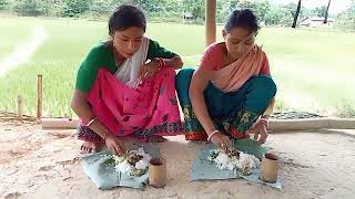 Making Eri silk.  এড়ী সূতা।