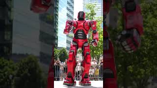Urban Robot Vibes – Red Machine Steals the Show 🏙️🤖