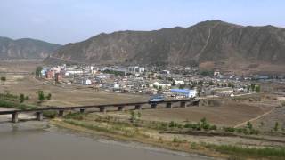 朝鲜单机通过图们江大桥返回南阳  Train from Dprk went back