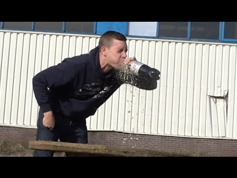 Mentos & Diet Coke Challenge  **DON'T TRY THIS AT HOME!!