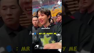 An Army proposed Mr. Lee meanwhile jhope reaction 🤣#bts #jhope#mrlee
