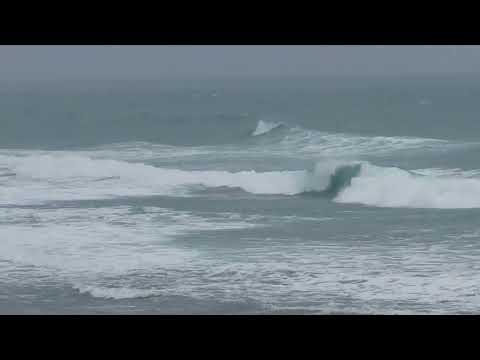 Spectacular high tide scene壯觀的海洋漲潮景象