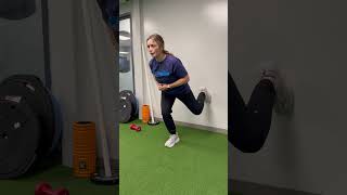 Wall Clamshell Exercise #physicaltherapy #sportsperformance #personaltrainer #mobility #stretching