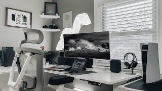 Modern Desk Setup: Space Gray Advocate - Productivity Workspace