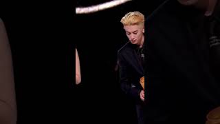 谁的唱功好？ ＃周深 的reaction太好玩了~＃腾讯星光盛典 2023.12.17 ＃ZhouShen