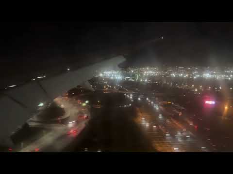 UA1756 icy and rough night landing EWR