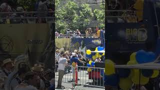 Warriors 2022 Parade: EPIC Confetti Moment!
