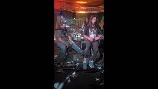 Request a song with Glostik!