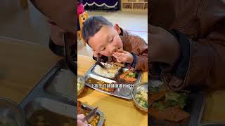 孩子们在长身体，补充好营养，让孩子健健康康成长！教育 美食 幼儿园 光盘行动