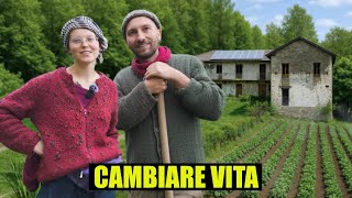 LA COPPIA che VIVE in una CASCINA NEL BOSCO - thepillow