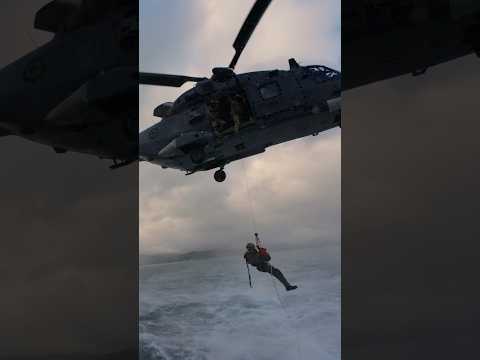 Wet and deck training with NZ Police | Royal New Zealand Air Force