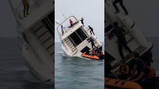 Real Footage of a Boat Sinking in the Ocean!