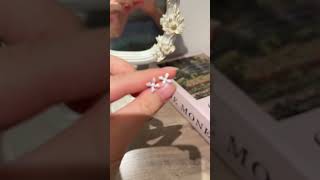 🇨🇦🇺🇸 新鲜出炉的k金四叶草🍀，清爽感🆙 14k白金 莫桑钻及瑞士蓝托帕石