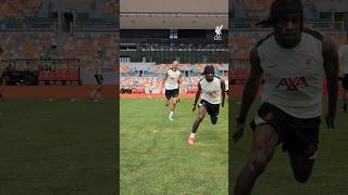 Hugo Ekitike's first training session ✅