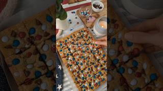 Easy 4th of July dessert! 🇺🇸 #4thofjuly #independenceday #cookies #chocolatechipcookies #baking