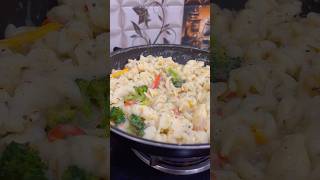 Bhai ka cheat day krwa diya😂 #nehabisht #viral #dailyvlog #ashortaday #cooking #whitesaucepasta