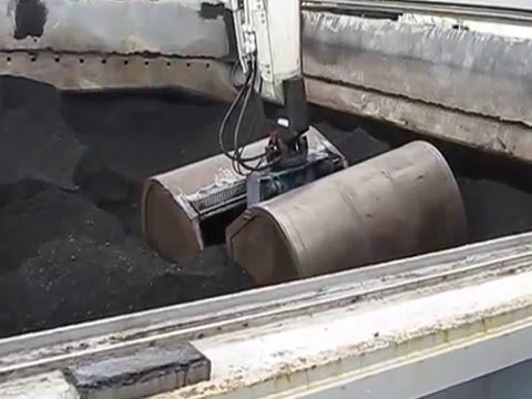2000 Series/Model 21382 Rail Mounted E-Crane unloads Panamax ship at NSPI in Nova Scotia, Canada
