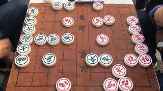 本市的裁判长和市名手精彩象棋对战，双方很多棋招没见过，太厉害了 #公园象棋#象棋#街头象棋