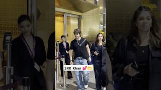 SRK king  spotted at airport arrival👆🏻 #shahrukh_khan #shahrukh #srk #khan #iamsrk #kingkhan #shorts