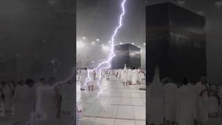 #makkah havi rain 🌧 #macca kaba rain | #Yasir street food | #viral | #Lightning strikes macca.