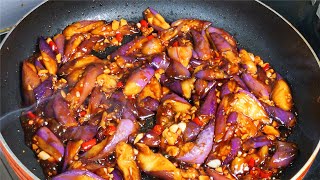 炒茄子时，万不可先放油！分享：饭店正确做法，茄子不发黑不吸油