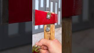 A brilliant hack to secure a hammer handle that will blow your mind.