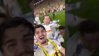 ⏱️ 90 seconds of a special @LeedsUnited night! #efl
