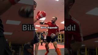 Bilinç kapandı yumruklamaya devam etti! 😱 #boks #sparring #boxing #mehmetmıstık
